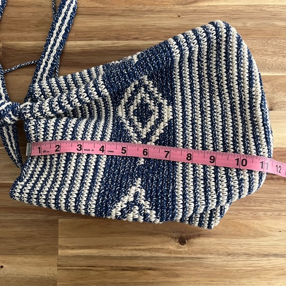 Altiplano Handmade Woven Guatemalan Bucket Bag - Picture 7 of 8